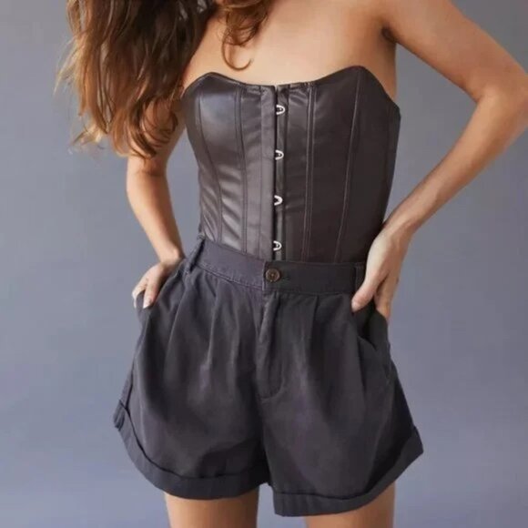 BDG Kelly High Waisted Chino Short Deep Green - Picture 2 of 6